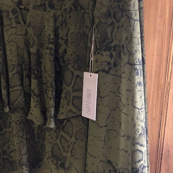 Jennifer Lopez Snakeskin Blouse - Picture 8 of 11